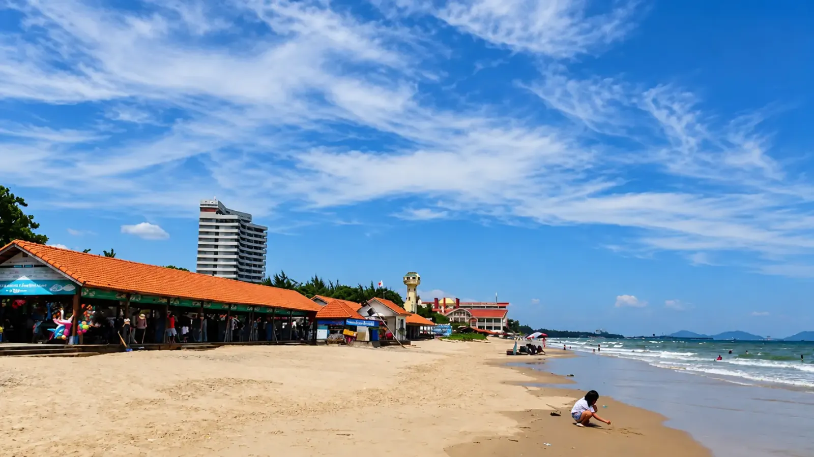Bãi cát Bãi Sau và các nhà hàng ven biển